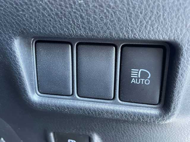 トヨタ Ｃ－ＨＲ S－T 岡山県 2019(令1)年 8.2万km ホワイトパールクリスタルシャイン ワンオ－ナー/トヨタセーフティーセンス/・プリクラッシュセーフティ/・レーダークルーズコントロール/・レーンキープアシスト/・オートハイビーム/純正ディスプレイオーディオ/(Bluetooth/USB/Mira Ｃast)/ナビ機能付き/バックモニター/ビルトインＥＴＣ/社外ドライブレコーダー前後/LEDオートヘッドライト/スマートキー/純正フロアマット/純正リアスポイラー/純正17インチAW/新車保証書