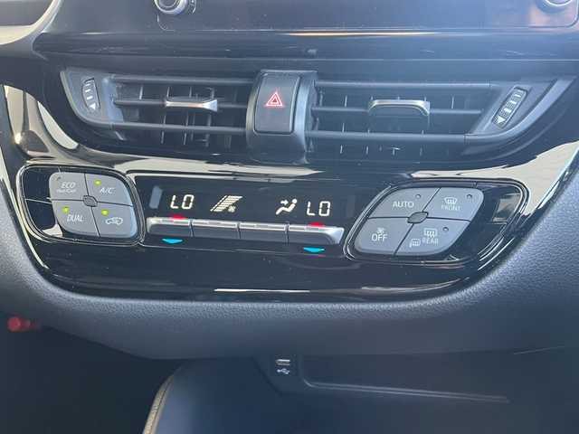 トヨタ Ｃ－ＨＲ S－T 岡山県 2019(令1)年 8.2万km ホワイトパールクリスタルシャイン ワンオ－ナー/トヨタセーフティーセンス/・プリクラッシュセーフティ/・レーダークルーズコントロール/・レーンキープアシスト/・オートハイビーム/純正ディスプレイオーディオ/(Bluetooth/USB/Mira Ｃast)/ナビ機能付き/バックモニター/ビルトインＥＴＣ/社外ドライブレコーダー前後/LEDオートヘッドライト/スマートキー/純正フロアマット/純正リアスポイラー/純正17インチAW/新車保証書