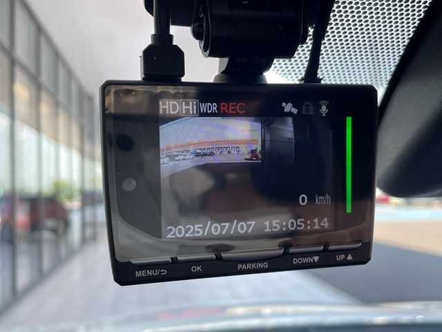トヨタ Ｃ－ＨＲ S－T 岡山県 2019(令1)年 8.2万km ホワイトパールクリスタルシャイン ワンオ－ナー/トヨタセーフティーセンス/・プリクラッシュセーフティ/・レーダークルーズコントロール/・レーンキープアシスト/・オートハイビーム/純正ディスプレイオーディオ/(Bluetooth/USB/Mira Ｃast)/ナビ機能付き/バックモニター/ビルトインＥＴＣ/社外ドライブレコーダー前後/LEDオートヘッドライト/スマートキー/純正フロアマット/純正リアスポイラー/純正17インチAW/新車保証書