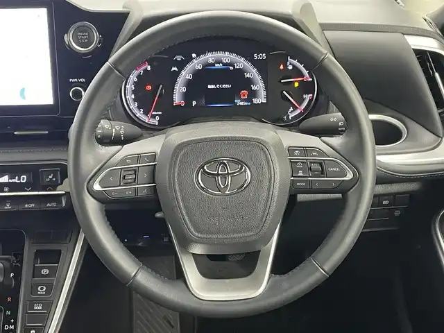 トヨタ ヴォクシー S－Z 岡山県 2022(令4)年 2.5万km ホワイトパールクリスタルシャイン 純正ディスプレイオーディオ/（CD/DVD/BT/TV/HDMI)/バックカメラ/純正後席モニター/両側パワースライドドア/前後ドライブレコーダー/トヨタセーフティセンス/LEDヘッドライト/オートライト/コーナーセンサー/後席サンシェード/純正フロアマット/純正ドアバイザー/純正17インチアルミホイール/取扱説明書/新車保証書/スペアキー