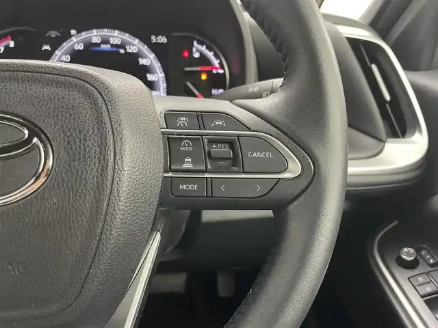 トヨタ ヴォクシー S－Z 岡山県 2022(令4)年 2.5万km ホワイトパールクリスタルシャイン 純正ディスプレイオーディオ/（CD/DVD/BT/TV/HDMI)/バックカメラ/純正後席モニター/両側パワースライドドア/前後ドライブレコーダー/トヨタセーフティセンス/LEDヘッドライト/オートライト/コーナーセンサー/後席サンシェード/純正フロアマット/純正ドアバイザー/純正17インチアルミホイール/取扱説明書/新車保証書/スペアキー