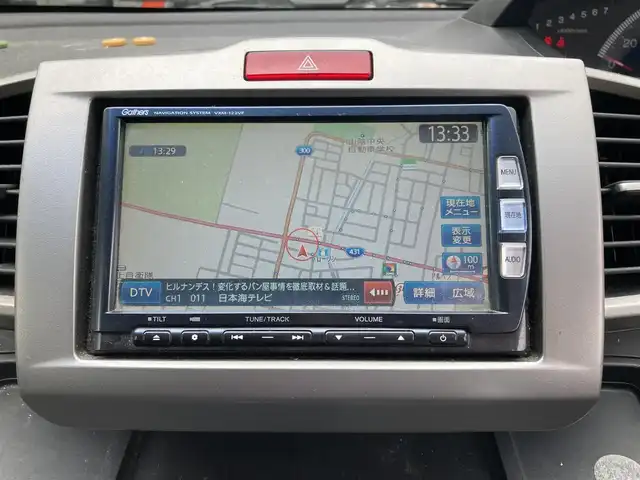 ホンダ フリード G ジャストセレクション 鳥取県 2012(平24)年 14.8万km ポリッシュドメタルメタリック 登録時走行距離：147821km/ディーラー純正ナビ/　CD DVD BT フルセグTV/バックカメラ/クルーズコントロール/両側パワースライドドア/HIDヘッドライト/オートライト/純正フロアマット/ドアバイザー/新車時保証書/ワンオーナー