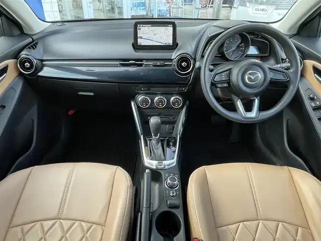 マツダ デミオ 13S 山梨県 2016(平28)年 7.2万km ディープクリスタルブルーマイカ (株)IDOMが運営する【じしゃロン甲府店】の自社ローン専用車両になりますこちらは現金またはオートローンご利用時の価格です。自社ローンご希望の方は別途その旨お申付け下さい/ＬＥＤコンフォートパッケージ/・アドバンストキー×２/・オートライトシステム/・レインセンサーワイパ―（フロント）感度調整式/・運転席＆助手席シートヒーター/純正ナビ・フルセグTV/(ＣＤ／ＤＶＤ//BTオーディオ/USB)/ステアリングリモコン/バックカメラ/純正フロントフォグランプ/純正フロアマット/アイドリングストップ/横滑り防止装置/ダムド製シートカバー/ダムド製ドアトリム＆センターパネル/保証書・取扱説明書
