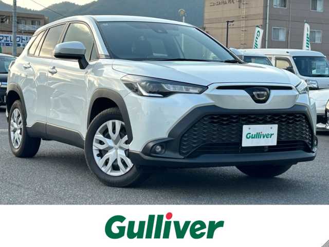 トヨタ カローラ クロス G 広島県 2023(令5)年 1.4万km プラチナホワイトパールマイカ 純正メーカーオプションナビ/　（Bluetooth/AM/FM）/レーダークルーズコントロール/レーントレーシングアシスト/電子パーキング/オートブレーキホールド/ドライブレコーダー/ETC/コーナーセンサー/USB入力端子/LEDヘッドライト/フォグランプ/バックカメラ/横滑り防止装置/オートマチックハイビーム/衝突被害軽減システム/スペアキー/プッシュスタート