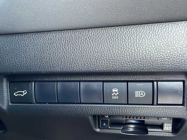 トヨタ ハリアー Z 新潟県 2021(令3)年 3万km ホワイトパールクリスタルシャイン １２．３インチメーカー純正オプションナビ/ＪＢＬプレミアムサウンド/バックカメラ/デジタルインナーミラー/レーダークルーズコントロール/レーンキープ/コーナーセンサー前後/ブラインドスポットモニター/ヘッドアップディスプレイ/パワーバックドア/ハーフレザーシート/ドアバイザー/純正フロアマット/ＬＥＤヘッドライト/ビルトインＥＴＣ2.0/純正アルミホイール/電動格納ミラー/プッシュスタート