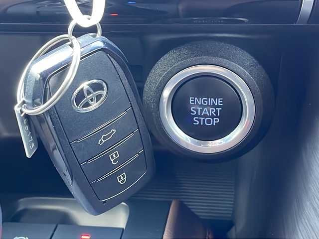 トヨタ ハリアー Z 新潟県 2021(令3)年 3万km ホワイトパールクリスタルシャイン １２．３インチメーカー純正オプションナビ/ＪＢＬプレミアムサウンド/バックカメラ/デジタルインナーミラー/レーダークルーズコントロール/レーンキープ/コーナーセンサー前後/ブラインドスポットモニター/ヘッドアップディスプレイ/パワーバックドア/ハーフレザーシート/ドアバイザー/純正フロアマット/ＬＥＤヘッドライト/ビルトインＥＴＣ2.0/純正アルミホイール/電動格納ミラー/プッシュスタート