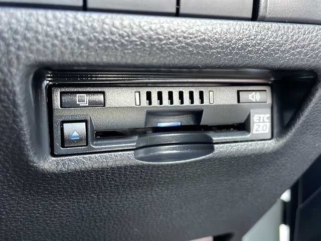 トヨタ ハリアー Z 新潟県 2021(令3)年 3万km ホワイトパールクリスタルシャイン １２．３インチメーカー純正オプションナビ/ＪＢＬプレミアムサウンド/バックカメラ/デジタルインナーミラー/レーダークルーズコントロール/レーンキープ/コーナーセンサー前後/ブラインドスポットモニター/ヘッドアップディスプレイ/パワーバックドア/ハーフレザーシート/ドアバイザー/純正フロアマット/ＬＥＤヘッドライト/ビルトインＥＴＣ2.0/純正アルミホイール/電動格納ミラー/プッシュスタート