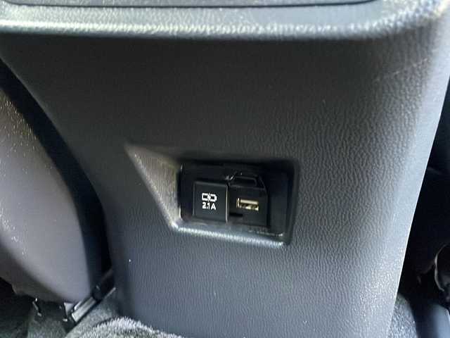 トヨタ ハリアー Z 新潟県 2021(令3)年 3万km ホワイトパールクリスタルシャイン １２．３インチメーカー純正オプションナビ/ＪＢＬプレミアムサウンド/バックカメラ/デジタルインナーミラー/レーダークルーズコントロール/レーンキープ/コーナーセンサー前後/ブラインドスポットモニター/ヘッドアップディスプレイ/パワーバックドア/ハーフレザーシート/ドアバイザー/純正フロアマット/ＬＥＤヘッドライト/ビルトインＥＴＣ2.0/純正アルミホイール/電動格納ミラー/プッシュスタート