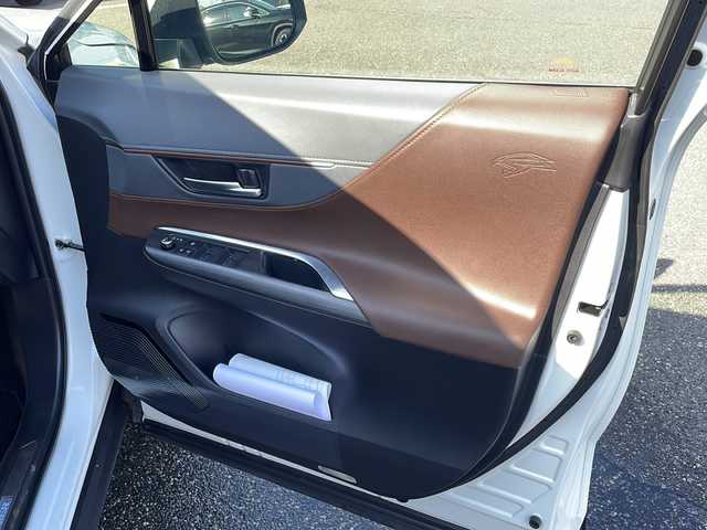 トヨタ ハリアー Z 新潟県 2021(令3)年 3万km ホワイトパールクリスタルシャイン １２．３インチメーカー純正オプションナビ/ＪＢＬプレミアムサウンド/バックカメラ/デジタルインナーミラー/レーダークルーズコントロール/レーンキープ/コーナーセンサー前後/ブラインドスポットモニター/ヘッドアップディスプレイ/パワーバックドア/ハーフレザーシート/ドアバイザー/純正フロアマット/ＬＥＤヘッドライト/ビルトインＥＴＣ2.0/純正アルミホイール/電動格納ミラー/プッシュスタート