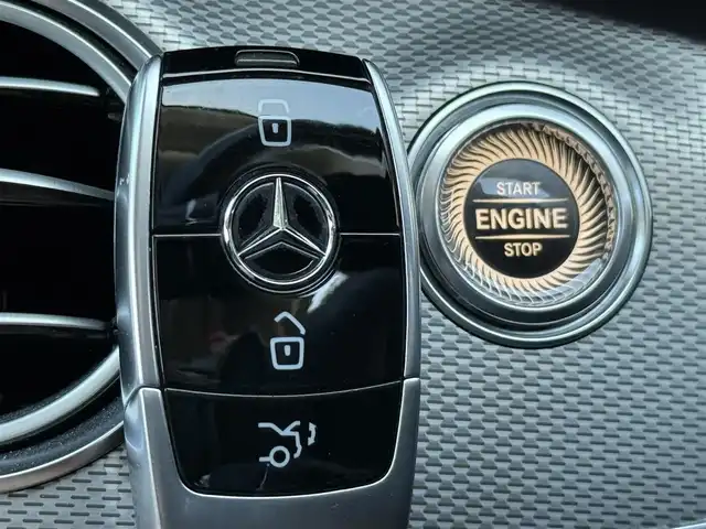メルセデス・ベンツ Ｅ２００ ステーションワゴンアバンギャルド 静岡県 2016(平28)年 1.6万km ポーラホワイト アンビエントライト/純正ナビ/(Bluetooth/AppleCarPlay/USB/フルセグ) /ハンドルアシスト/アクティブブラインドスポット/アダブティブクルーズコントロール/シートヒーター/360°カメラ/スマートキー /LEDライト/ETC/純正17インチアルミホイール/保証書/取扱説明書