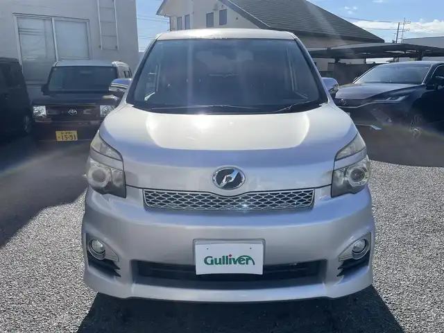 トヨタ ヴォクシー ZS 煌 茨城県 2011(平23)年 15.6万km シルバーM ワンオーナー/社外メモリナビ（BT/フルセグTV）/両側パワースライドドア/ETC/ステアリングスイッチ/プッシュスタート/電格ミラー/前ドライブレコーダー/パドルシフト/純正フロアマット
