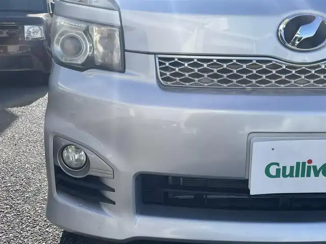 トヨタ ヴォクシー ZS 煌 茨城県 2011(平23)年 15.6万km シルバーM ワンオーナー/社外メモリナビ（BT/フルセグTV）/両側パワースライドドア/ETC/ステアリングスイッチ/プッシュスタート/電格ミラー/前ドライブレコーダー/パドルシフト/純正フロアマット