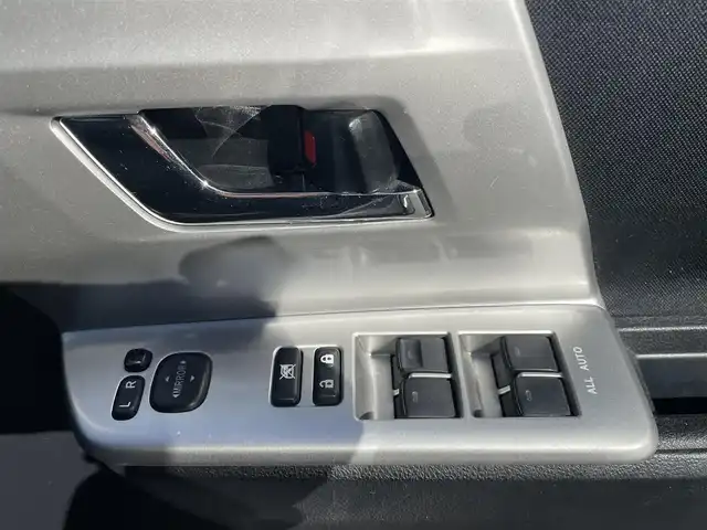 トヨタ ヴォクシー ZS 煌 茨城県 2011(平23)年 15.6万km シルバーM ワンオーナー/社外メモリナビ（BT/フルセグTV）/両側パワースライドドア/ETC/ステアリングスイッチ/プッシュスタート/電格ミラー/前ドライブレコーダー/パドルシフト/純正フロアマット