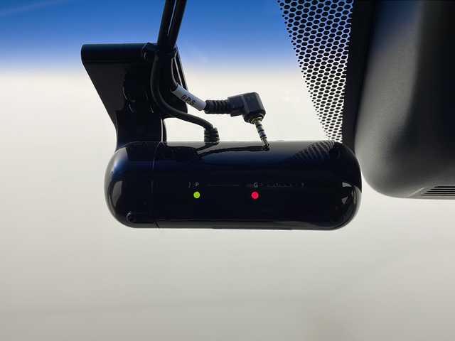 ホンダ フリード ハイブリット G ホンダセンシング 埼玉県 2019(令1)年 4.3万km プラチナホワイトパール 社外ナビ　MDV-D206BT/(Bluetooth/CD/DVD/USB/AM/FM)/バックカメラ/前方ドライブレコーダー/ETC/アダプティブクルーズコントロール/車線逸脱警報/衝突軽減ブレーキ/先行車発進お知らせ機能/標識認識機能/両側パワースライドドア/プッシュスタート/ステアリングリモコン/ウィンカーミラー/社外フロアマット/純正１５インチアルミホイール