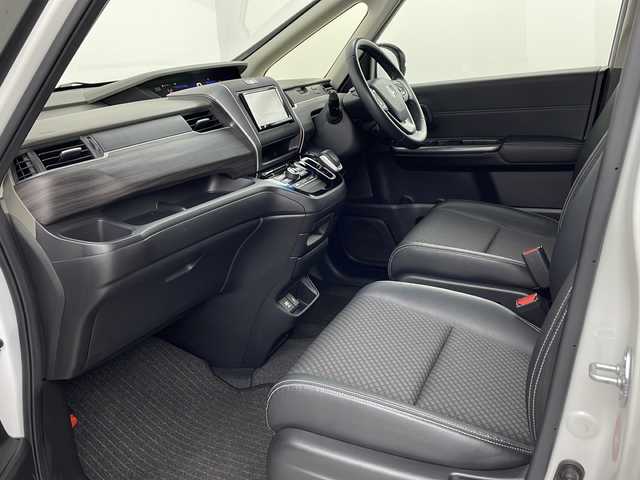 ホンダ フリード ハイブリット G ホンダセンシング 埼玉県 2019(令1)年 4.3万km プラチナホワイトパール 社外ナビ　MDV-D206BT/(Bluetooth/CD/DVD/USB/AM/FM)/バックカメラ/前方ドライブレコーダー/ETC/アダプティブクルーズコントロール/車線逸脱警報/衝突軽減ブレーキ/先行車発進お知らせ機能/標識認識機能/両側パワースライドドア/プッシュスタート/ステアリングリモコン/ウィンカーミラー/社外フロアマット/純正１５インチアルミホイール