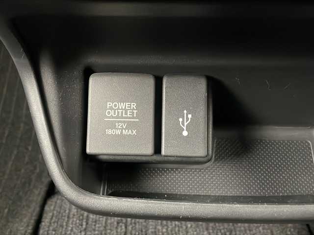 ホンダ フリード ハイブリット G ホンダセンシング 埼玉県 2019(令1)年 4.3万km プラチナホワイトパール 社外ナビ　MDV-D206BT/(Bluetooth/CD/DVD/USB/AM/FM)/バックカメラ/前方ドライブレコーダー/ETC/アダプティブクルーズコントロール/車線逸脱警報/衝突軽減ブレーキ/先行車発進お知らせ機能/標識認識機能/両側パワースライドドア/プッシュスタート/ステアリングリモコン/ウィンカーミラー/社外フロアマット/純正１５インチアルミホイール