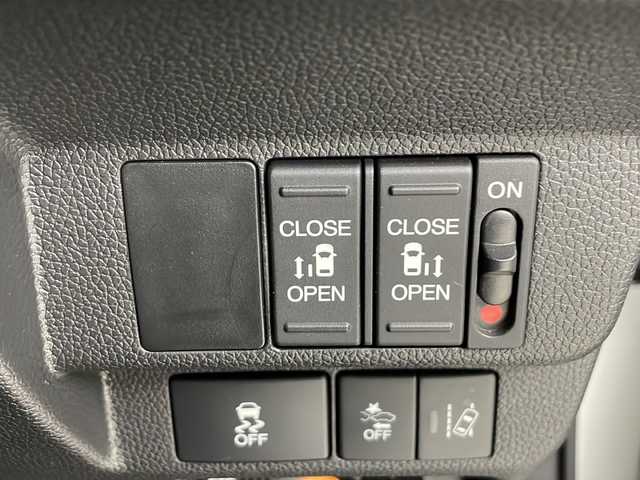 ホンダ フリード ハイブリット G ホンダセンシング 埼玉県 2019(令1)年 4.3万km プラチナホワイトパール 社外ナビ　MDV-D206BT/(Bluetooth/CD/DVD/USB/AM/FM)/バックカメラ/前方ドライブレコーダー/ETC/アダプティブクルーズコントロール/車線逸脱警報/衝突軽減ブレーキ/先行車発進お知らせ機能/標識認識機能/両側パワースライドドア/プッシュスタート/ステアリングリモコン/ウィンカーミラー/社外フロアマット/純正１５インチアルミホイール