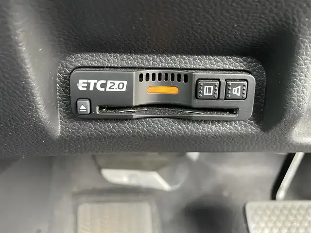 ホンダ ヴェゼル ハイブリッド e:HEV Z 神奈川県 2021(令3)年 1.2万km プラチナホワイトパール ワンオーナー/ホンダコネクトナビ/・フルセグTV/BT/全方位カメラ、バックカメラ/純正前後ドライブレコーダー/ビルトインETC2.0/置くだけ充電/ホンダセンシング/・レーンキープ/・ブラインドスポットインフォメーション/・踏み間違い衝突軽減システム/・衝突軽減ブレーキ（CMBS）/ハーフレザーシート/・前席シートヒーター/コーナーセンサー/パワーバックドア/ステアリングヒーター/純正18インチAW/LEDヘッドライト/フォグランプ/スマートキー/横滑り防止装置/ドアバイザー/純正フロアマット/保証書/取扱説明書/スペアキー×1