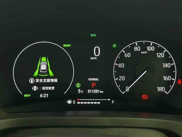 ホンダ ヴェゼル ハイブリッド e:HEV Z 秋田県 2021(令3)年 1.2万km プラチナホワイトパール ワンオーナー/ホンダコネクトナビ/・フルセグTV/BT/全方位カメラ、バックカメラ/純正前後ドライブレコーダー/ビルトインETC2.0/置くだけ充電/ホンダセンシング/・レーンキープ/・ブラインドスポットインフォメーション/・踏み間違い衝突軽減システム/・衝突軽減ブレーキ（CMBS）/ハーフレザーシート/・前席シートヒーター/コーナーセンサー/パワーバックドア/ステアリングヒーター/純正18インチAW/LEDヘッドライト/フォグランプ/スマートキー/横滑り防止装置/ドアバイザー/純正フロアマット/保証書/取扱説明書/スペアキー×1