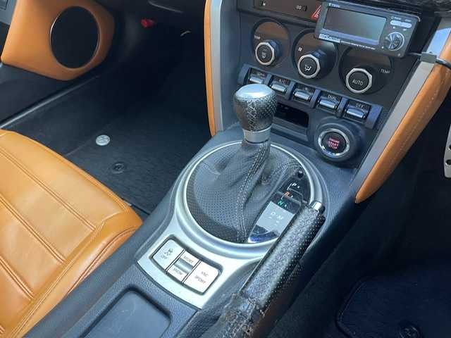 トヨタ ８６ GT 兵庫県 2015(平27)年 11万km ギャラクシーブルーシリカ 純正SDナビ(CD/DVD/SD/Bt/フルセグ)/・NSZN-W64T/バックカメラ/TEIN車高調/社外18AW/F.S.RセンターTOM’s/ドライブレコーダー/ETC/パドルシフト/シートカバー/純正マット