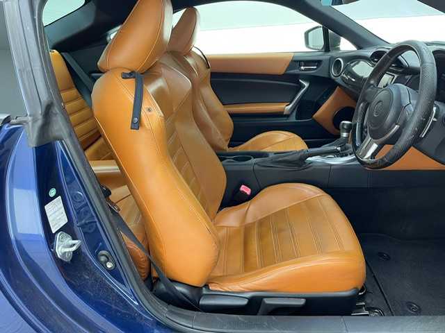 トヨタ ８６ GT 兵庫県 2015(平27)年 11万km ギャラクシーブルーシリカ 純正SDナビ(CD/DVD/SD/Bt/フルセグ)/・NSZN-W64T/バックカメラ/TEIN車高調/社外18AW/F.S.RセンターTOM’s/ドライブレコーダー/ETC/パドルシフト/シートカバー/純正マット