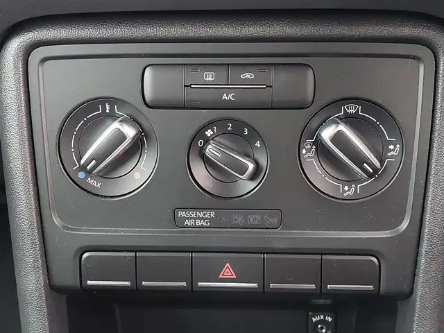 フォルクスワーゲン ザ・ビートル デザイン 東京都 2013(平25)年 5.5万km デニムブルー 純正HDDナビ/CD/DVD/AM/FM/BT/フルセグTV/バックカメラ/ETC/純正16インチAW/MTモード付きAT/ドライブレコーダー