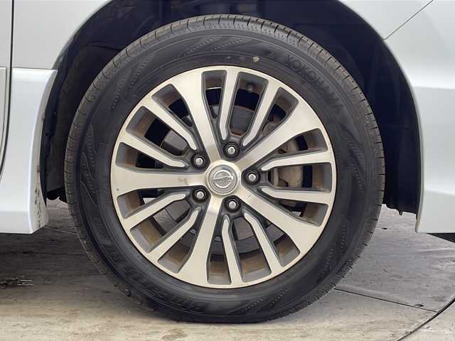 日産 セレナ ハイウェイスター Sハイブリッド 兵庫県 2014(平26)年 8.7万km ブルームーンホワイトP ・純正SDナビ（CD・DVD・BT・ワンセグ・USB・AUX・ipod）/・バックカメラ/・ビルトインETC/・片側パワースライドドア/・ドライブレコーダー/・クルーズコントロール/・衝突軽減ブレーキ/・横滑り防止装置/・車線逸脱警報装置/・オートライト/・アイドリングストップ/・純正フロアマット/・純正16インチアルミホイール/・保証書/・取扱説明書