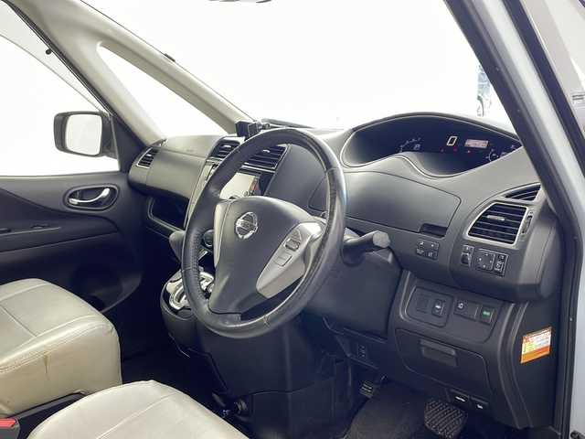 日産 セレナ ハイウェイスター Sハイブリッド 兵庫県 2014(平26)年 8.7万km ブルームーンホワイトP ・純正SDナビ（CD・DVD・BT・ワンセグ・USB・AUX・ipod）/・バックカメラ/・ビルトインETC/・片側パワースライドドア/・ドライブレコーダー/・クルーズコントロール/・衝突軽減ブレーキ/・横滑り防止装置/・車線逸脱警報装置/・オートライト/・アイドリングストップ/・純正フロアマット/・純正16インチアルミホイール/・保証書/・取扱説明書