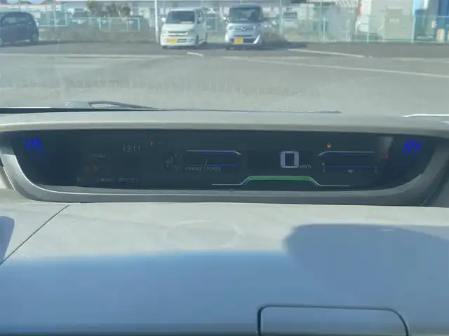 ホンダ フリード ハイブリット G ホンダセンシング 熊本県 2021(令3)年 5.8万km プラチナホワイトパール 純正ナビ/AM/FM/SD/USB/フルセグTV/バックカメラ/先行車発進お知らせ機能/路外逸脱抑制システム/レーンキープアシスト/標識認識機能/LEDヘッドライト/両側パワースライドドア/D+N席シートヒーター/ステアリングスイッチ/電動格納ウィンカーミラー/ドアバイザー/純正フロアマット/ETC/プッシュスタート/スマートキー