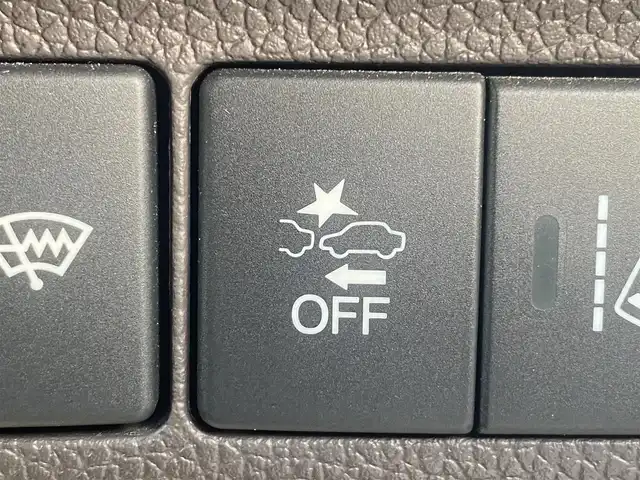 ホンダ フリード ハイブリット G ホンダセンシング 熊本県 2021(令3)年 5.8万km プラチナホワイトパール 純正ナビ/AM/FM/SD/USB/フルセグTV/バックカメラ/先行車発進お知らせ機能/路外逸脱抑制システム/レーンキープアシスト/標識認識機能/LEDヘッドライト/両側パワースライドドア/D+N席シートヒーター/ステアリングスイッチ/電動格納ウィンカーミラー/ドアバイザー/純正フロアマット/ETC/プッシュスタート/スマートキー