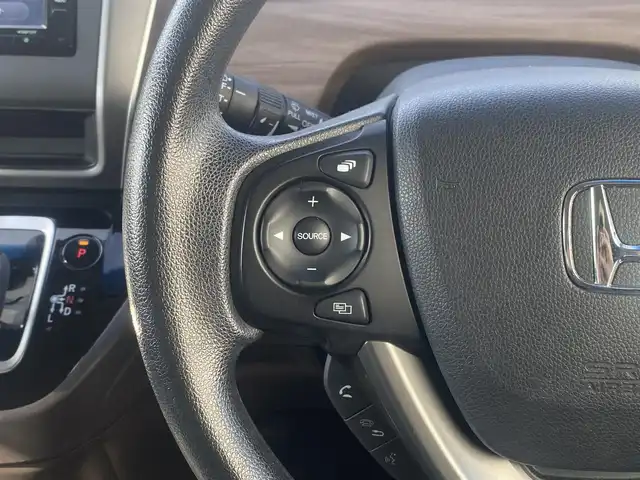 ホンダ フリード ハイブリット G ホンダセンシング 熊本県 2021(令3)年 5.8万km プラチナホワイトパール 純正ナビ/AM/FM/SD/USB/フルセグTV/バックカメラ/先行車発進お知らせ機能/路外逸脱抑制システム/レーンキープアシスト/標識認識機能/LEDヘッドライト/両側パワースライドドア/D+N席シートヒーター/ステアリングスイッチ/電動格納ウィンカーミラー/ドアバイザー/純正フロアマット/ETC/プッシュスタート/スマートキー