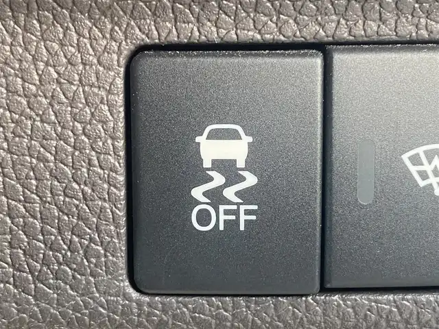 ホンダ フリード ハイブリット G ホンダセンシング 熊本県 2021(令3)年 5.8万km プラチナホワイトパール 純正ナビ/AM/FM/SD/USB/フルセグTV/バックカメラ/先行車発進お知らせ機能/路外逸脱抑制システム/レーンキープアシスト/標識認識機能/LEDヘッドライト/両側パワースライドドア/D+N席シートヒーター/ステアリングスイッチ/電動格納ウィンカーミラー/ドアバイザー/純正フロアマット/ETC/プッシュスタート/スマートキー