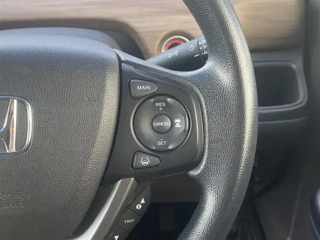 ホンダ フリード ハイブリット G ホンダセンシング 熊本県 2021(令3)年 5.8万km プラチナホワイトパール 純正ナビ/AM/FM/SD/USB/フルセグTV/バックカメラ/先行車発進お知らせ機能/路外逸脱抑制システム/レーンキープアシスト/標識認識機能/LEDヘッドライト/両側パワースライドドア/D+N席シートヒーター/ステアリングスイッチ/電動格納ウィンカーミラー/ドアバイザー/純正フロアマット/ETC/プッシュスタート/スマートキー