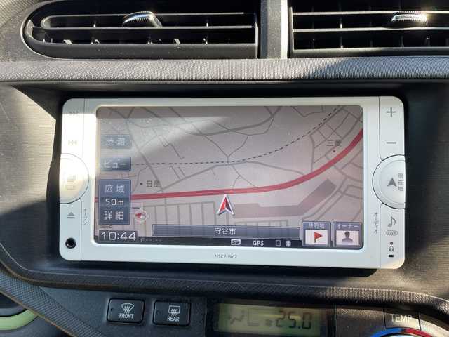 トヨタ アクア S 茨城県 2012(平24)年 12.3万km スーパーホワイトⅡ 純正メモリナビ/AM/FM/ワンセグTV/BlueTooth接続/DISC/バックカメラ/前席シートヒーター/前後ドライブレコーダー/ETC/プッシュスタート/電動格納ミラー/ステアリングリモコン/オートライト