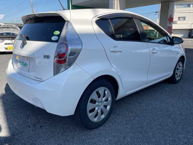 トヨタ アクア S 茨城県 2012(平24)年 12.3万km スーパーホワイトⅡ 純正メモリナビ/AM/FM/ワンセグTV/BlueTooth接続/DISC/バックカメラ/前席シートヒーター/前後ドライブレコーダー/ETC/プッシュスタート/電動格納ミラー/ステアリングリモコン/オートライト