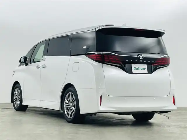 トヨタ アルファード Z 福島県 2024(令6)年 1.1万km プラチナホワイトパールマイカ トヨタセーフティセンス/・レーンディパーチャーアラート/・レーントレーシングアシスト/・レーンチェンジアシスト（LCA）/・レーダークルーズコントロール/・フロントクロストラフィックアラート（FCTA）/・先行車発進アラーム/・ロードサインアシスト/・プリクラッシュセーフティ/・プロアクティブドライビングアシスト（PDA）/・緊急時操舵支援（アクティブ操舵機能付）/・オートマチックハイビーム/ブラインドスポットモニター/純正10.5インチナビ/・フルセグ/USB/BT//HDMI/FM/AM/・パノラマミックビューカメラ/・ETC/デジタルインナーミラー/フリップダウンモニター/両側パワースライドドア/電動ステップ/電動リアゲート/ムーンルーフ/レザーシート/・前席シートヒーター/・前席ベンチレーションシート/パワシート/オットマン/コンビステアリング/・ステアリングスイッチ/・ステアリングスイッチ/ＬＥＤヘッドライト/・フォグランプ/・オートライト/電動パーキングブレーキ/・オートブレーキホールド/プッシュスタート/・スマートキー/純正18インチAW