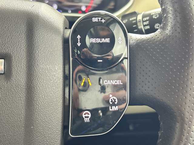 ランドローバー レンジローバースポーツ 50th コレクション 佐賀県 2020(令2)年 5.5万km パール 純正ナビ/フルセグTV/ベージュ本革シート/シートヒーター/パワーシート(D＋N席)/ステリングヒーター/衝突軽減システム/車線変更アシスタンス/クロストラフィックモニター/レーンキープアシスト/アダプティブスピードリミッター/エアーサスペンション/電動パーキングブレーキ/ドライブレコーダー/FR