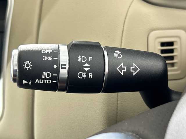 ランドローバー レンジローバースポーツ 50th コレクション 佐賀県 2020(令2)年 5.5万km パール 純正ナビ/フルセグTV/ベージュ本革シート/シートヒーター/パワーシート(D＋N席)/ステリングヒーター/衝突軽減システム/車線変更アシスタンス/クロストラフィックモニター/レーンキープアシスト/アダプティブスピードリミッター/エアーサスペンション/電動パーキングブレーキ/ドライブレコーダー/FR