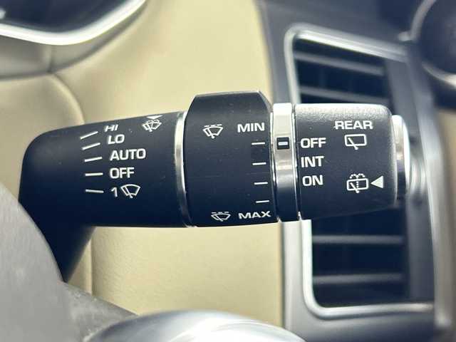 ランドローバー レンジローバースポーツ 50th コレクション 佐賀県 2020(令2)年 5.5万km パール 純正ナビ/フルセグTV/ベージュ本革シート/シートヒーター/パワーシート(D＋N席)/ステリングヒーター/衝突軽減システム/車線変更アシスタンス/クロストラフィックモニター/レーンキープアシスト/アダプティブスピードリミッター/エアーサスペンション/電動パーキングブレーキ/ドライブレコーダー/FR