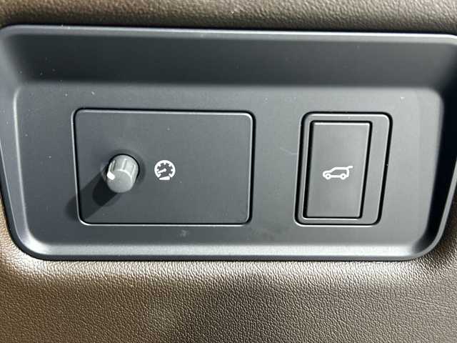 ランドローバー レンジローバースポーツ 50th コレクション 佐賀県 2020(令2)年 5.5万km パール 純正ナビ/フルセグTV/ベージュ本革シート/シートヒーター/パワーシート(D＋N席)/ステリングヒーター/衝突軽減システム/車線変更アシスタンス/クロストラフィックモニター/レーンキープアシスト/アダプティブスピードリミッター/エアーサスペンション/電動パーキングブレーキ/ドライブレコーダー/FR