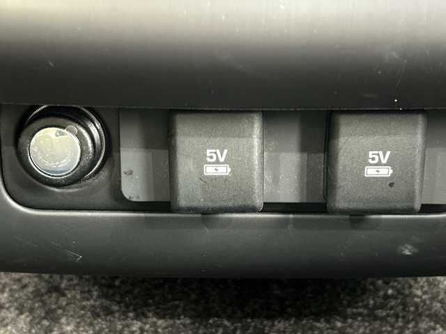 ランドローバー レンジローバースポーツ 50th コレクション 佐賀県 2020(令2)年 5.5万km パール 純正ナビ/フルセグTV/ベージュ本革シート/シートヒーター/パワーシート(D＋N席)/ステリングヒーター/衝突軽減システム/車線変更アシスタンス/クロストラフィックモニター/レーンキープアシスト/アダプティブスピードリミッター/エアーサスペンション/電動パーキングブレーキ/ドライブレコーダー/FR