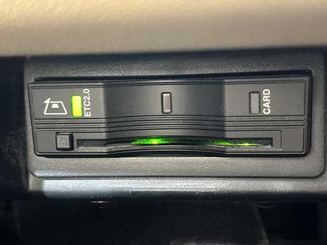 ランドローバー レンジローバースポーツ 50th コレクション 佐賀県 2020(令2)年 5.5万km パール 純正ナビ/フルセグTV/ベージュ本革シート/シートヒーター/パワーシート(D＋N席)/ステリングヒーター/衝突軽減システム/車線変更アシスタンス/クロストラフィックモニター/レーンキープアシスト/アダプティブスピードリミッター/エアーサスペンション/電動パーキングブレーキ/ドライブレコーダー/FR