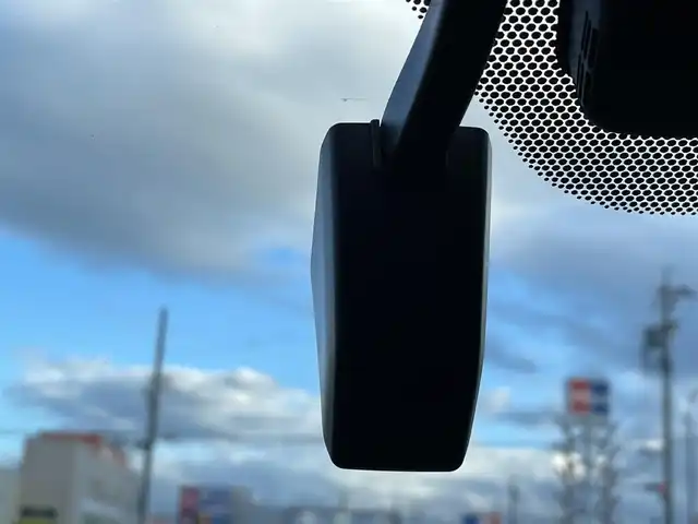 トヨタ Ｃ－ＨＲ G 三重県 2017(平29)年 5.1万km ホワイトパールクリスタルシャイン 純正９型ナビ　/バックカメラ　/セーフセンス　/ドライブレコーダー　/シートヒーター　/ＬＥＤヘッドライト　/寒冷地仕様　/ＡＣＣ　/ブラインドスポット　/ハーフレザーシート　/純正１８インチアルミ　/ＡＣ１００Ｖ電源