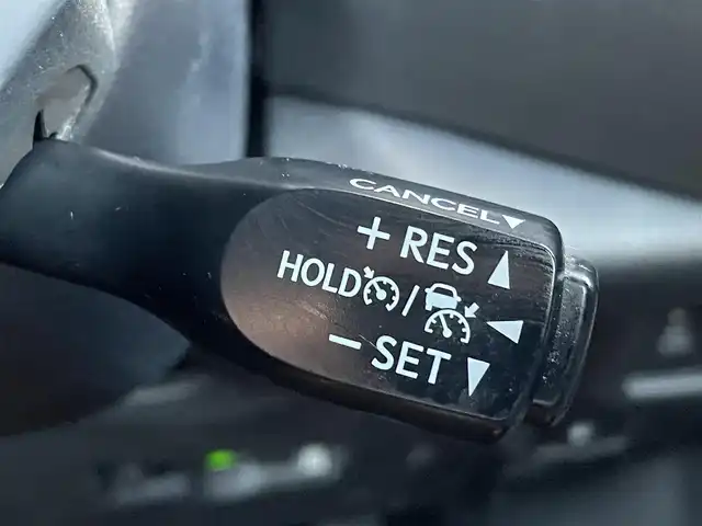 トヨタ Ｃ－ＨＲ G 三重県 2017(平29)年 5.1万km ホワイトパールクリスタルシャイン 純正９型ナビ　/バックカメラ　/セーフセンス　/ドライブレコーダー　/シートヒーター　/ＬＥＤヘッドライト　/寒冷地仕様　/ＡＣＣ　/ブラインドスポット　/ハーフレザーシート　/純正１８インチアルミ　/ＡＣ１００Ｖ電源