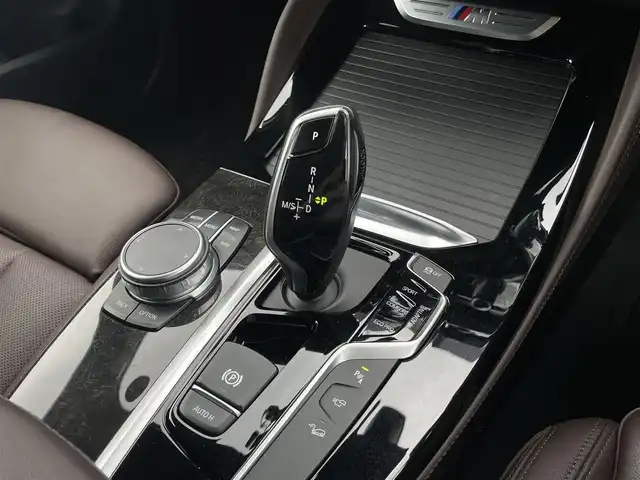 ＢＭＷ Ｘ４ M40i 三重県 2020(令2)年 3.9万km アルピンホワイトⅢ ＯＰ２１インチＡＷ　/茶革　/３Ｄデザインエアロ（フロント・リア・リアアンダー）/バイパーエンスタ　/カープレイ　/アンビエトライト　/サンルーフ　/純正前後ドラレコ　/直６ツインターボ　/ハーマンカードン　/純正ナビ　/全方位カメラ　/シートベンチ