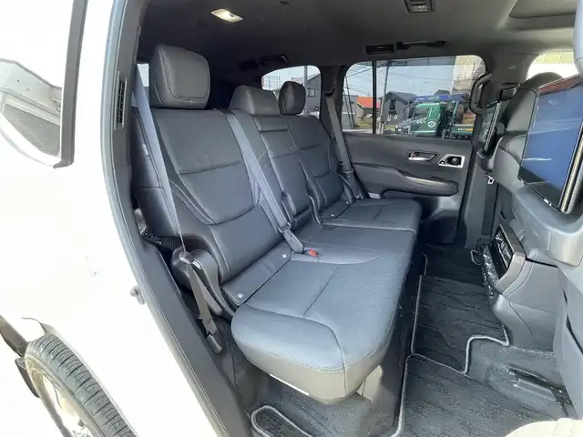 トヨタ ランドクルーザー ZX 道央・札幌 2022(令4)年 5.1万km プレシャスホワイトパール ４WD/ワンオーナー/寒冷地仕様/JBLプレミアムサウンドシステム/純正ディーラーOPナビ/CD/DVD/BT/フルセグ/純正後席モニター/トヨタセーフティセンス/プリクラッシュセーフティ/横滑り防止装置/レーダークルーズコントロール/ダウンヒルアシストコントロール/レーンキープアシスト/クリアランスソナー/ブラインドスポットモニター/パノラミックビューモニター/ビルトインETC2.0/ドライブレコーダー/トランスファ切替/センターデフロック/DRIVEMODE切替/サンルーフ/パワーバックドア/前席パワーシート/全席シートヒーター/全席エアシート/D席メモリーシート/レザーシート/革巻きウッドコンビステアリング/ステアリングリモコン/ハンドルヒーター/AC100V/電動パーキング/ブレーキホールド/自動防眩ミラー/プッシュスタート/スマートキー/LEDヘッドライト/オートライト/オートハイビーム/フォグランプ/電動格納ミラー/ウィンカーミラー/純正フロアマット/ドアバイザー/スペアキー/社外セキュリティ