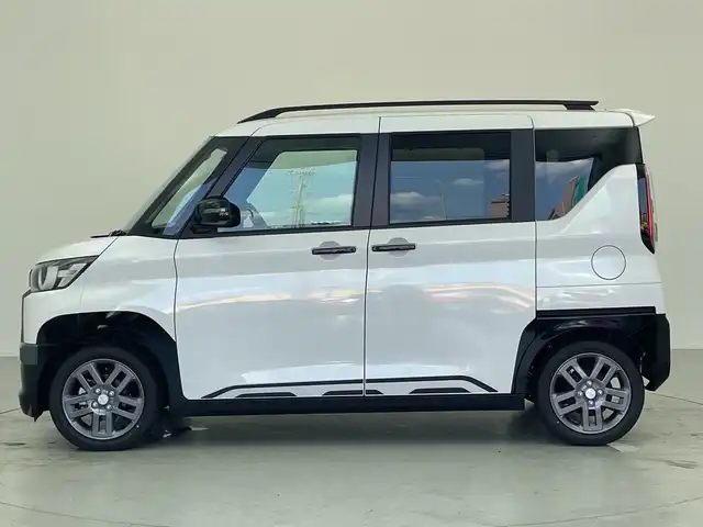 三菱 デリカミニ T プレミアム 愛知県 2025(令7)年 0.1万km未満 パール 届出済未使用車/登録時走行5キロ/ターボ車/オプション・サイドデカール/純正ディスプレイオーディオ/・Bluetooth/・androidauto/・Applecarplay/・USB/全方位カメラ/デジタルインナーミラー/両側パワースライドドア/衝突軽減/車線維持支援/アダプティブクルーズコントロール/横滑り防止/パドルシフト/ステアリングヒーター/シートヒーター/先行車発信お知らせ機能/道路標識表示/プッシュスタート