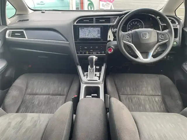 ホンダ シャトル G ホンダセンシング 神奈川県 2020(令2)年 2.2万km プラチナホワイトパール 社外メモリーナビ/・ワンセグTV/CD/バックカメラ/ビルトインETC/ドライブレコーダー/ホンダセンシング/レーダークルーズコントロール/スマートキー/LEDヘッドライト/横滑り防止装置/ドアバイザー/純正フロアマット/保証書/取扱説明書/スペアキー×1