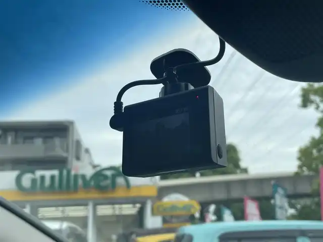 ホンダ シャトル G ホンダセンシング 神奈川県 2020(令2)年 2.2万km プラチナホワイトパール 社外メモリーナビ/・ワンセグTV/CD/バックカメラ/ビルトインETC/ドライブレコーダー/ホンダセンシング/レーダークルーズコントロール/スマートキー/LEDヘッドライト/横滑り防止装置/ドアバイザー/純正フロアマット/保証書/取扱説明書/スペアキー×1