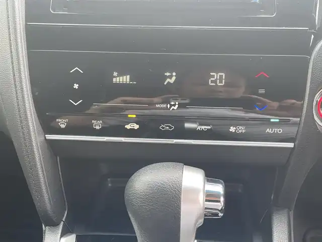 ホンダ シャトル G ホンダセンシング 神奈川県 2020(令2)年 2.2万km プラチナホワイトパール 社外メモリーナビ/・ワンセグTV/CD/バックカメラ/ビルトインETC/ドライブレコーダー/ホンダセンシング/レーダークルーズコントロール/スマートキー/LEDヘッドライト/横滑り防止装置/ドアバイザー/純正フロアマット/保証書/取扱説明書/スペアキー×1